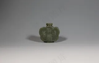 和田青玉雕瑞兽纹鼻烟壶图片