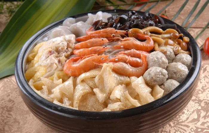 三鲜砂锅图片