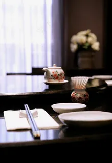 酒店餐具图片