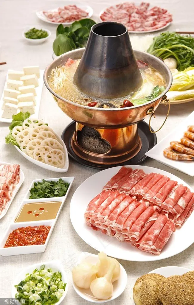 铜火锅图片