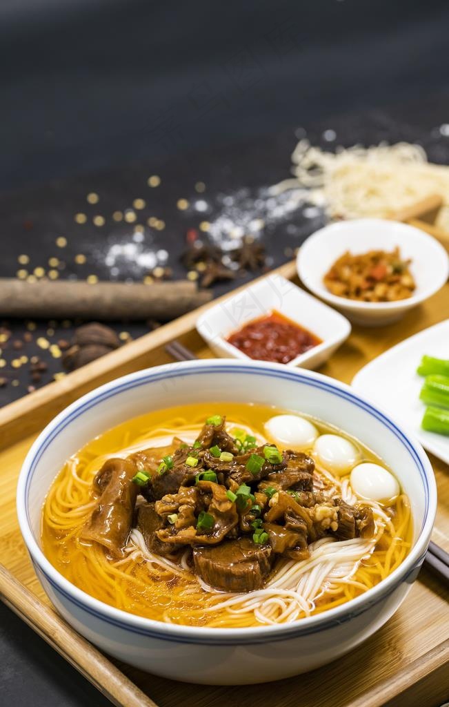 牛腩面图片
