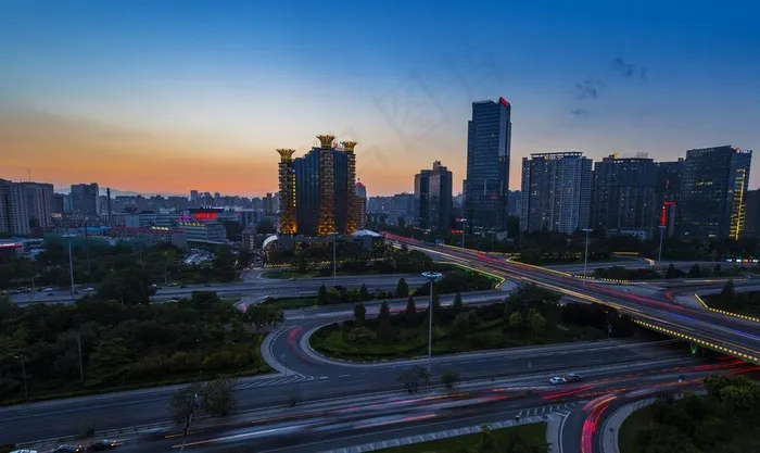 北京三元桥日落风光摄影图片