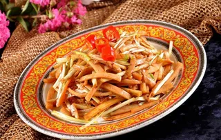 韭黄鱿鱼丝图片