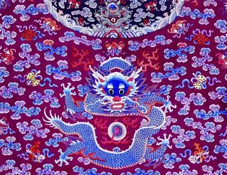 龙纹刺绣图片