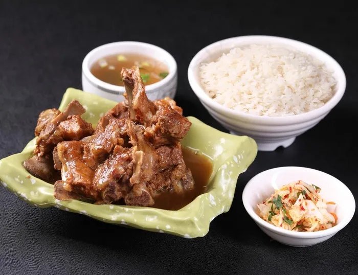 排骨米饭套餐图片
