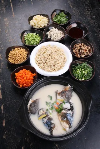 鱼头麻食图片