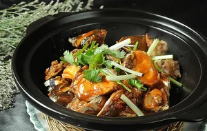 香煎鱼头煲图片