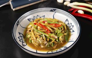 美味辣椒炒青茄图片