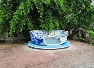 创意青花瓷景观座椅图片