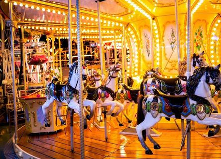 旋转木马游乐场图片 旋转木马游乐场图片