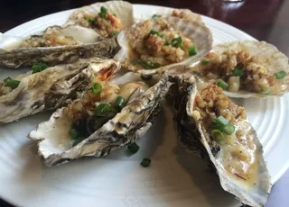 蒜蓉扇贝生蚝图片