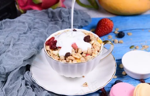 水果坚果麦片图片 水果坚果麦片图片