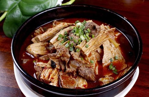 腐竹烧牛腩图片 腐竹烧牛腩图片