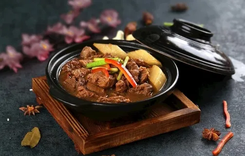 萝卜牛腩煲图片 萝卜牛腩煲图片