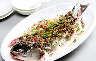 惠州梅菜蒸草鱼图片