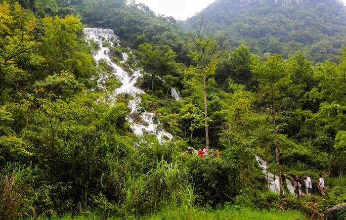 翠谷瀑布图片