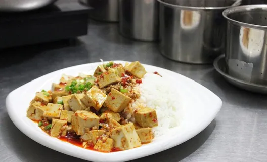 麻婆豆腐盖饭图片