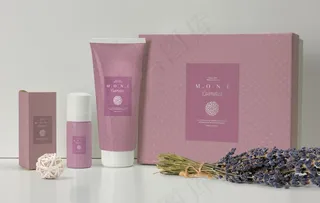 洗护用品套装样机粉色图片