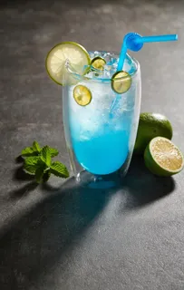 蓝柠汽水图片 蓝柠汽水图片