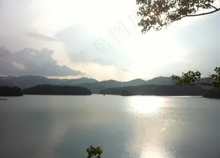 
                    丘北 摆龙湖 红旗水库图片
            