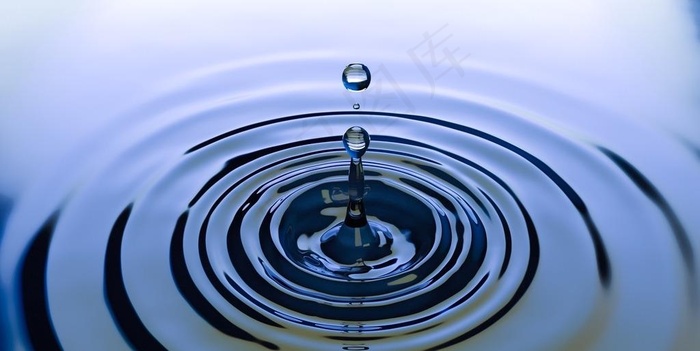 水面上激起的涟漪特写摄影高清图图片