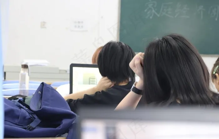 大学课题图片