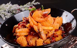 干锅鱿鱼虾图片