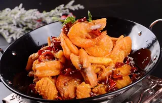干锅鱿鱼虾图片