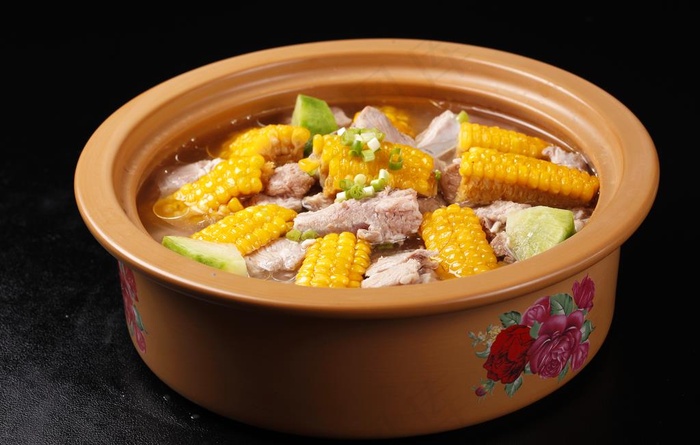 排骨炖玉米汤图片
