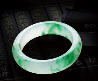 玉手镯海报灯箱片图片