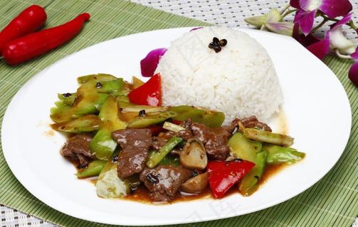 凉瓜牛肉饭图片