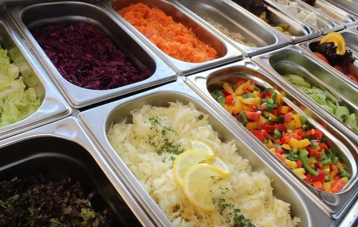 丰富多样的自助餐美食图片