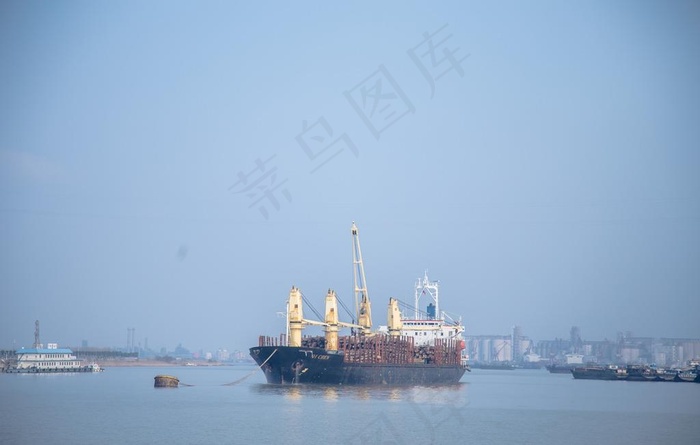 江边 张家港 船舶图片