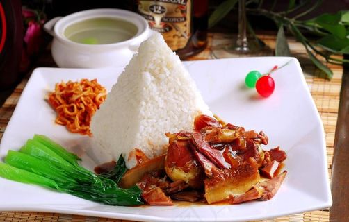 川式卤味套饭图片