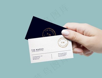 手握名片样机图片
