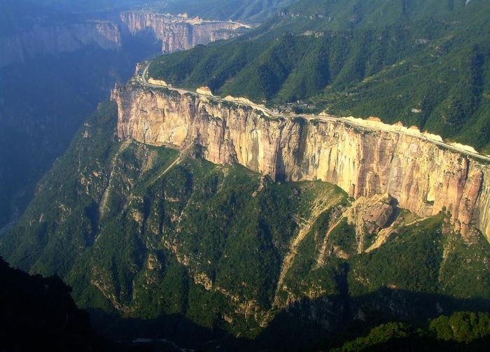 太行山崖图片