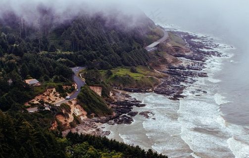 海边山地公路图片
