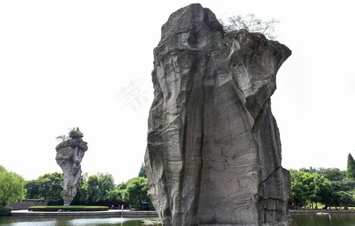 天工大佛和云骨图片