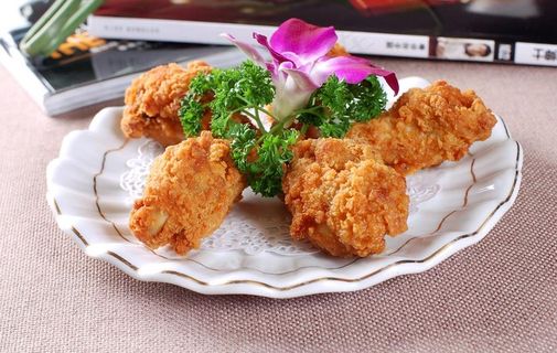 小吃鸡翅根图片