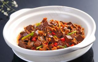 鸭血鸡杂煲图片