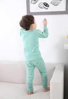 童装 摄影图 照片 男孩 内衣图片