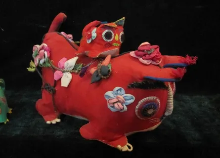 千阳刺绣虎枕图片