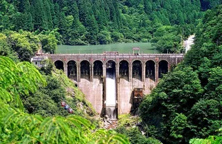 庐山电站大坝图片