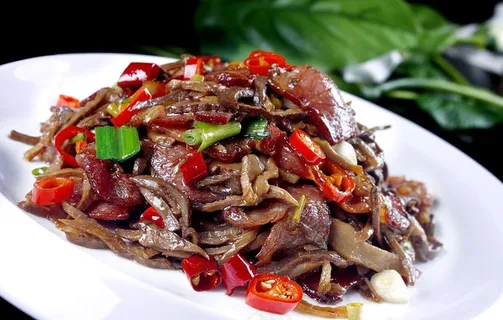 烟笋炒腊肉图片 烟笋炒腊肉图片