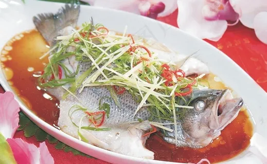 清蒸鲈鱼图片 清蒸鲈鱼图片