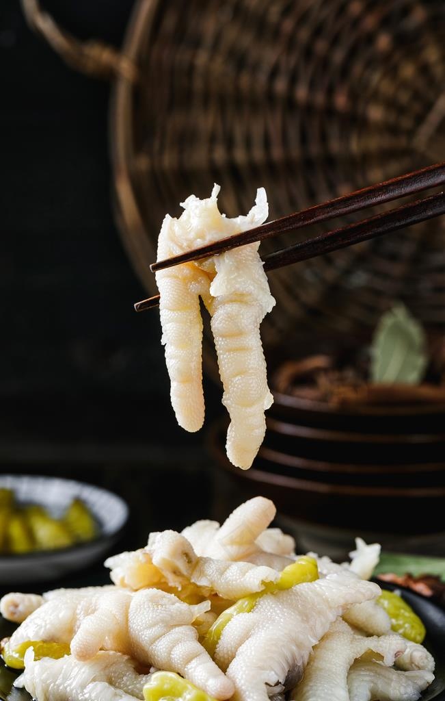 泡椒无骨凤爪图片