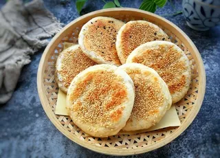 香脆芝麻烧饼图片