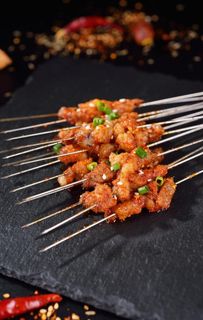 烤羊肉小串图片