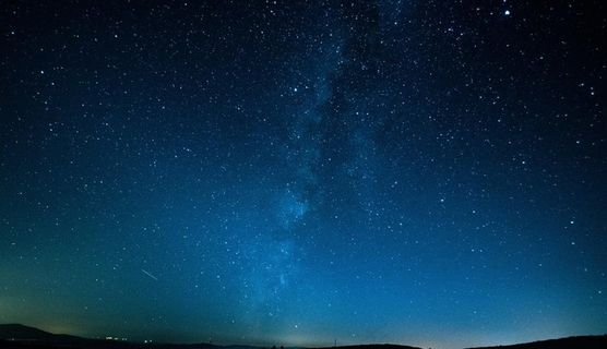 蔚蓝夜空图片 蔚蓝夜空图片