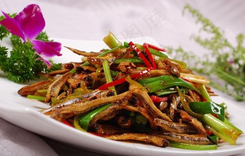 香辣炒鱼干仔图片
